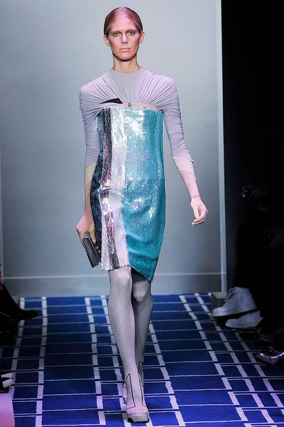Look 30